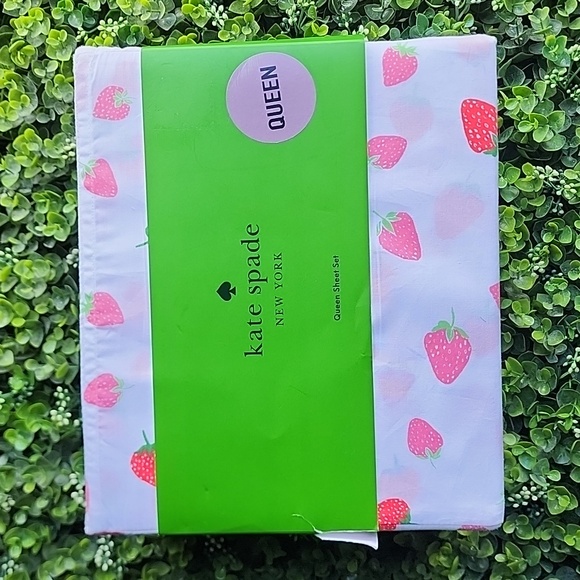 Kate Spade Green Strawberry Queen Sheet Set 100% Cotton Percale New - Picture 2 of 10